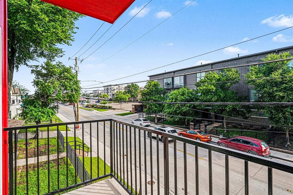 2217 N Fitzhugh Avenue, #203, Dallas, TX 75204 2217 N Fitzhugh Avenue, #203, Dallas, TX 75204