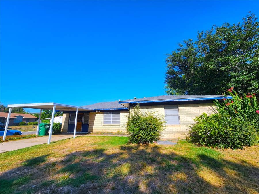 Property photo for 3604 Valley View Road, Denton, TX