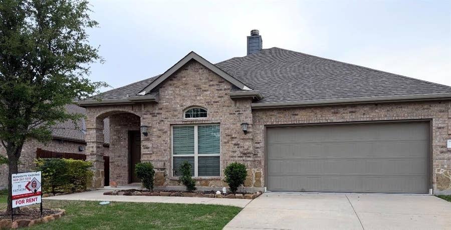 Property photo for 305 Rustic Oak Lane, McKinney, TX