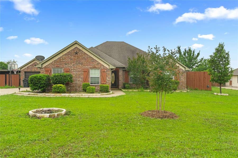 Property photo for 118 Dustin Drive, Fate, TX