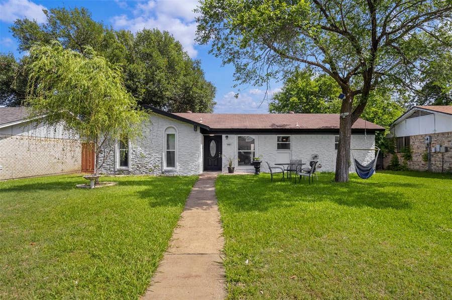 Property photo for 806 Longbeach Drive, Garland, TX