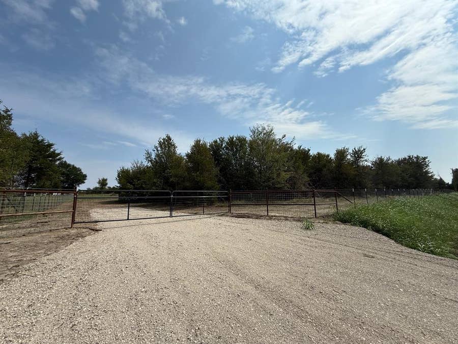 Property photo for 1039 County Road 4109, Greenville, TX