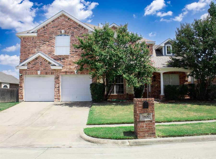 Property photo for 7800 Pirate Point Circle, Arlington, TX