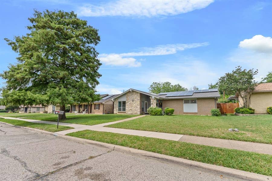 Property photo for 3705 Flamingo Lane, Irving, TX