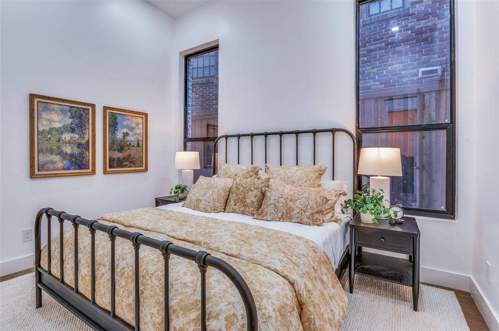 4044 Hawthorne Avenue, Dallas, TX 75219