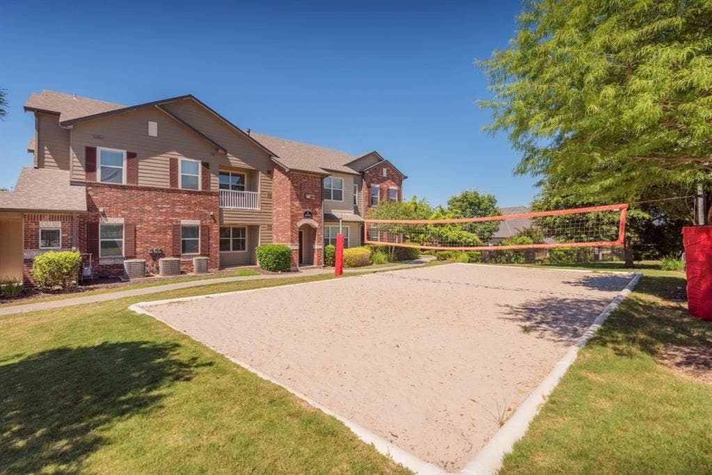 12101 Dessau Road, #0102, Austin, TX 78754 Enjoy up to 6 WEEKS FREE on all 1-bedroom homes and up to 4 WEEKS FREE on select 2- and 3-bedroom homes!