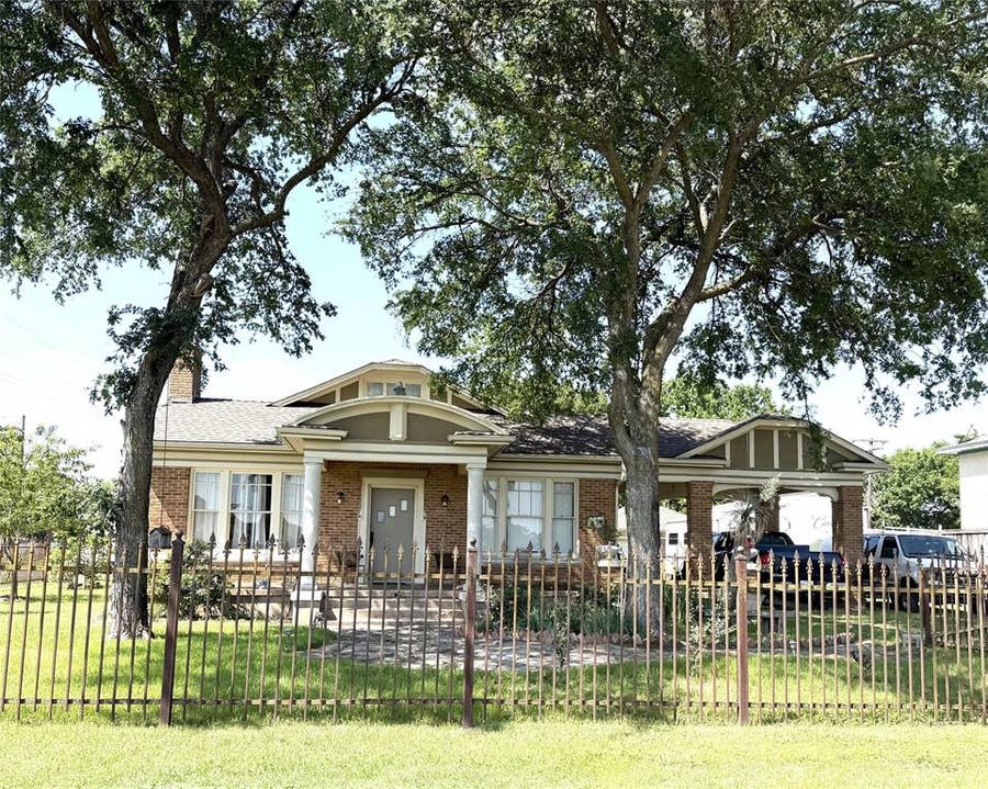 Property photo for 406 Walnut Street, Forreston, TX