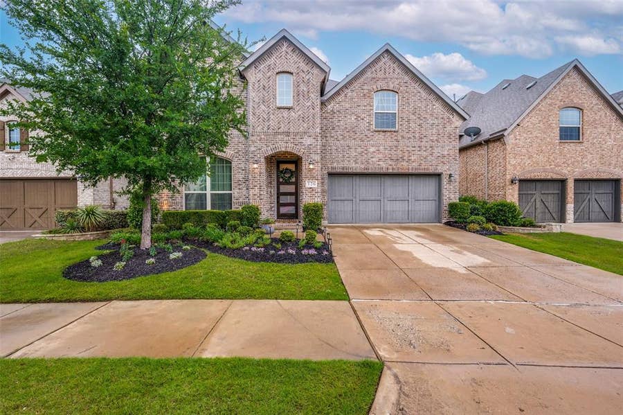 Property photo for 126 Darbonne Lane, Irving, TX