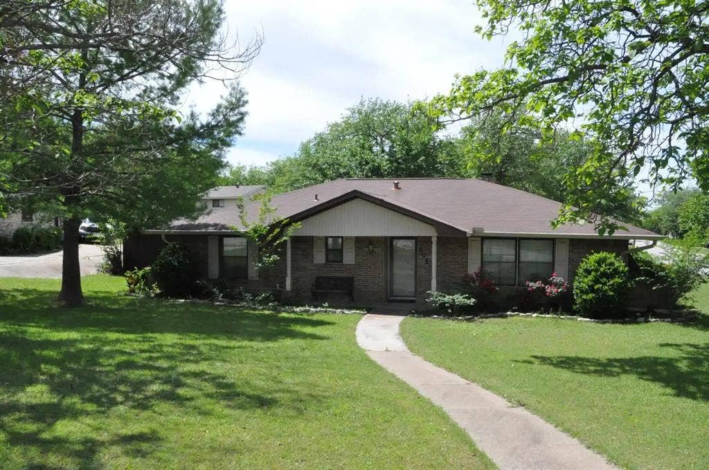 304 Bennett Circle, DeSoto, TX 75115 304 Bennett Circle, DeSoto, TX 75115