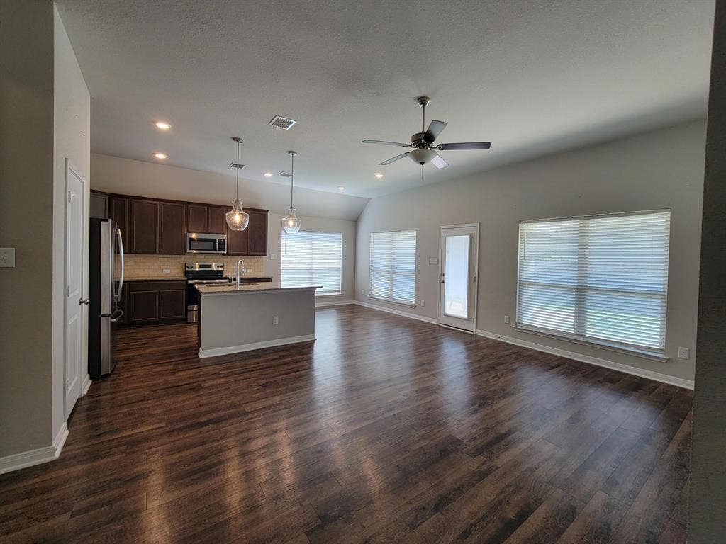 1106 Placid Circle, Waco, TX 76706 Kitchen/Living Combo