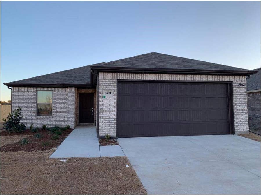 Property photo for 1401 Brindle Drive, Greenville, TX