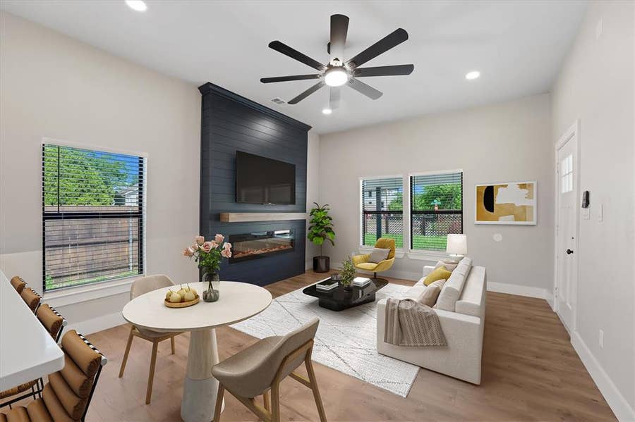 Property photo for 300 Steinman Avenue, Dallas, TX