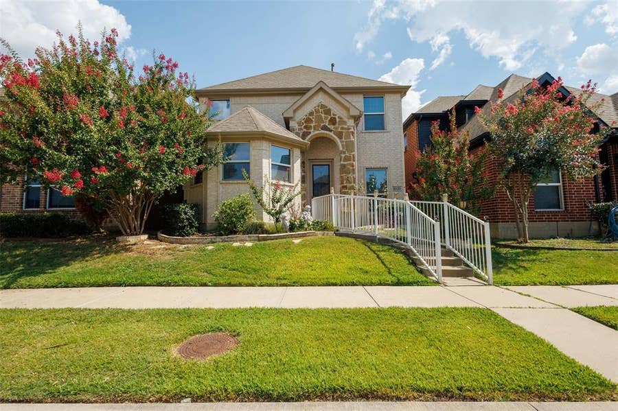 Property photo for 1020 Paradise Cove, Carrollton, TX