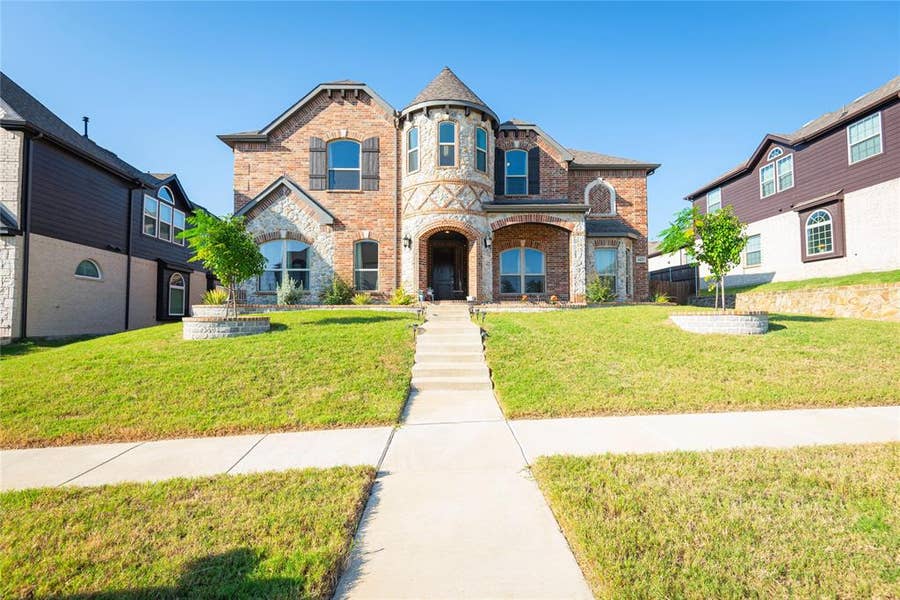 Property photo for 4425 Avocet Circle, Garland, TX