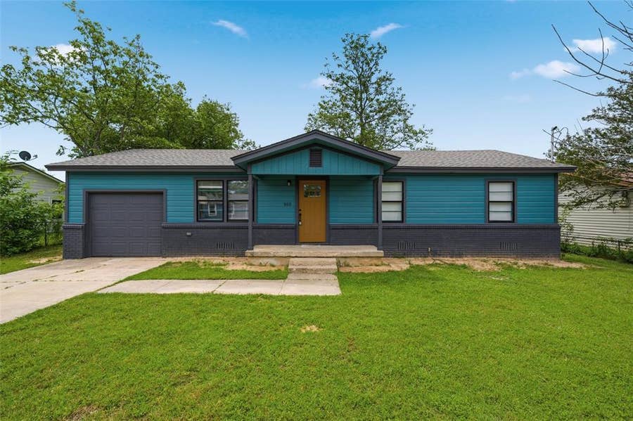 Property photo for 305 Avenue I, Lacy Lakeview, TX