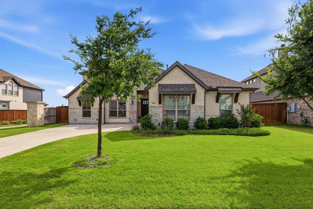 3004 Chesterfield Lane, Mansfield, TX 76084 Front of House