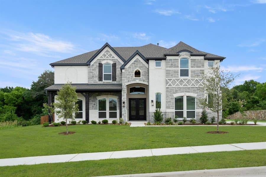 Property photo for 412 Hidden Cove Drive, DeSoto, TX