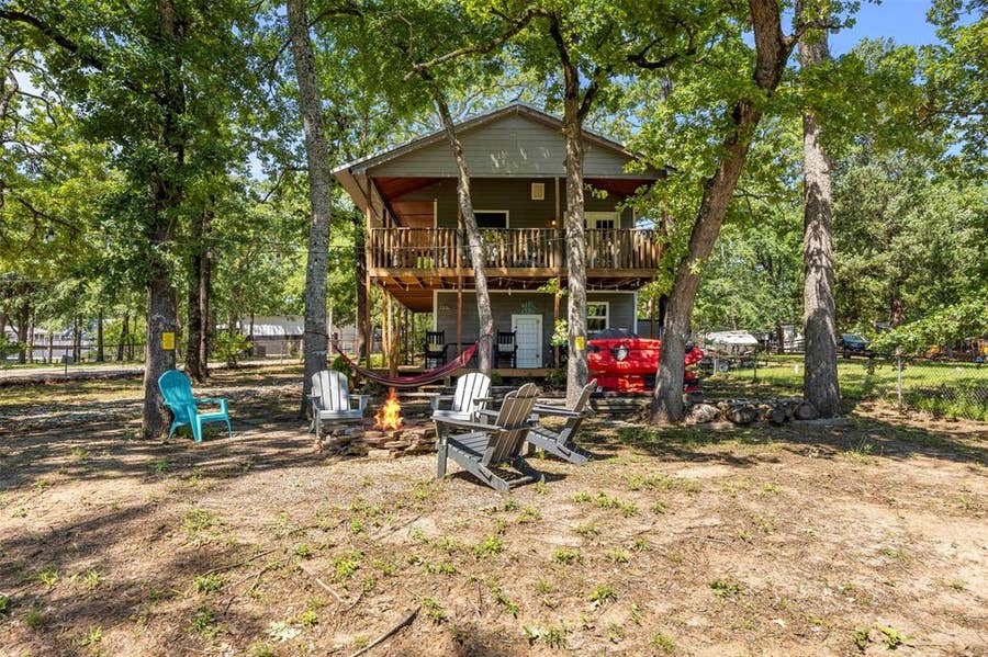 Property photo for 7110 Apache Circle, Mabank, TX