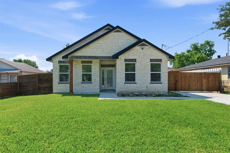 Property photo for 2406 Naoma Street, Dallas, TX