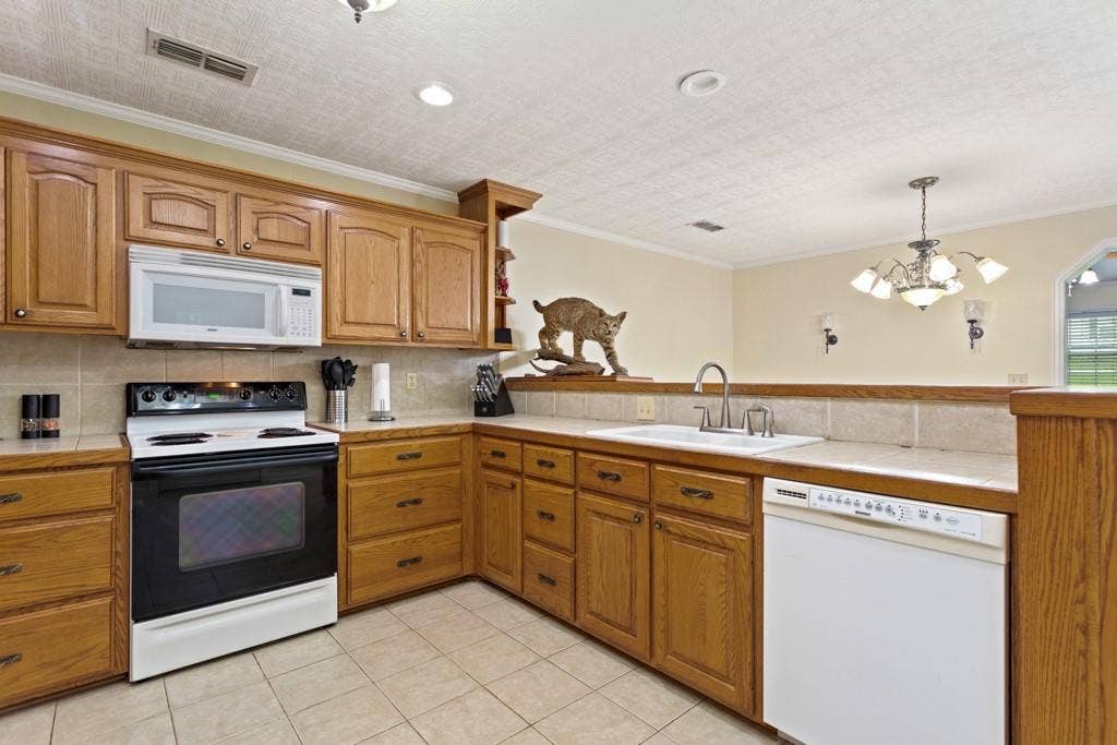 448 N Hill, Tyler, TX 75706 448 N Hill, Tyler, TX 75706