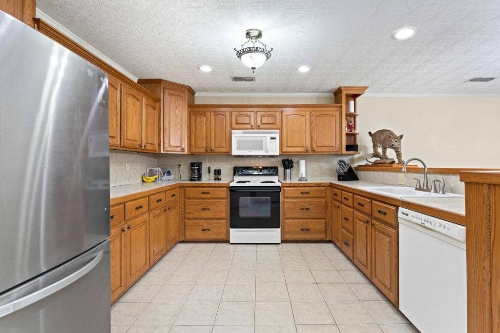 448 N Hill, Tyler, TX 75706 448 N Hill, Tyler, TX 75706