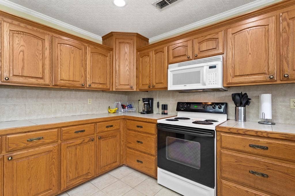 448 N Hill, Tyler, TX 75706 448 N Hill, Tyler, TX 75706