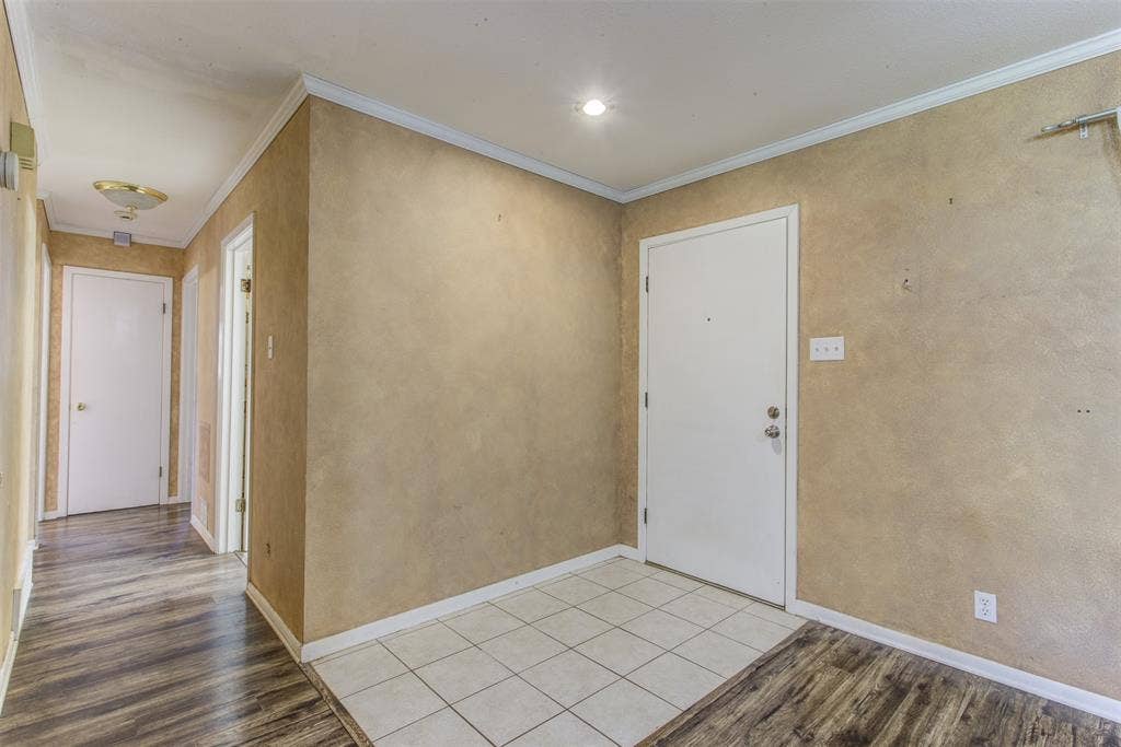 521 E Mustang Street, Crowley, TX 76036 521 E Mustang Street, Crowley, TX 76036