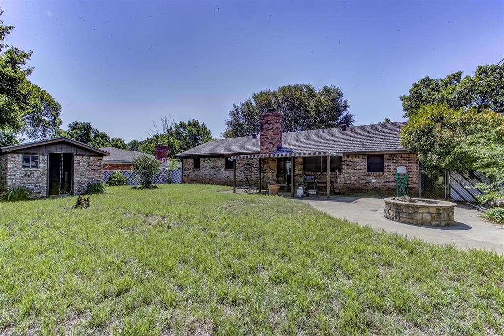 521 E Mustang Street, Crowley, TX 76036 521 E Mustang Street, Crowley, TX 76036