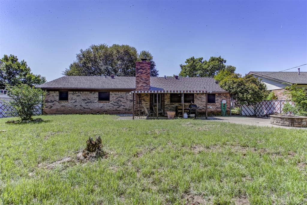521 E Mustang Street, Crowley, TX 76036 521 E Mustang Street, Crowley, TX 76036