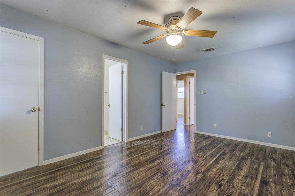 521 E Mustang Street, Crowley, TX 76036 521 E Mustang Street, Crowley, TX 76036