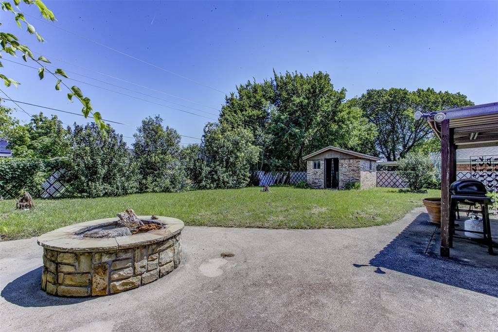 521 E Mustang Street, Crowley, TX 76036 521 E Mustang Street, Crowley, TX 76036