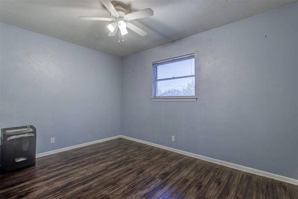 521 E Mustang Street, Crowley, TX 76036 521 E Mustang Street, Crowley, TX 76036