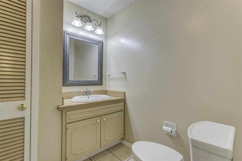 521 E Mustang Street, Crowley, TX 76036 521 E Mustang Street, Crowley, TX 76036