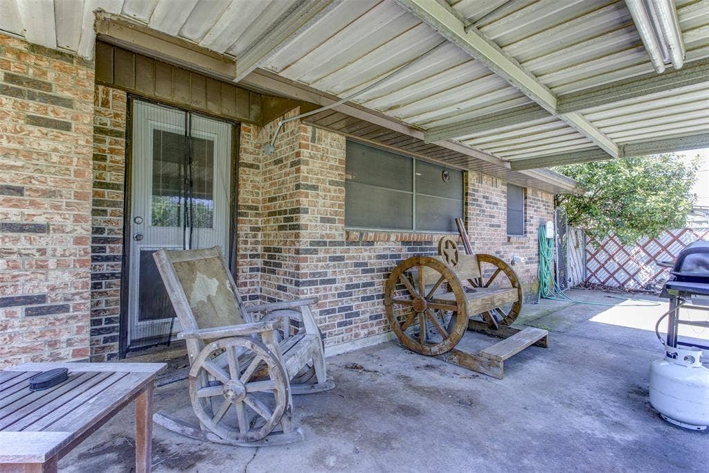 521 E Mustang Street, Crowley, TX 76036 521 E Mustang Street, Crowley, TX 76036