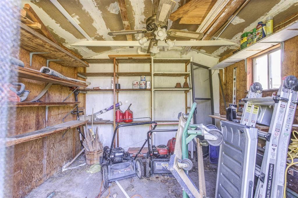 521 E Mustang Street, Crowley, TX 76036 521 E Mustang Street, Crowley, TX 76036