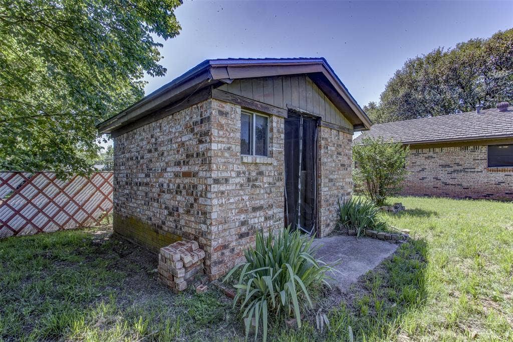 521 E Mustang Street, Crowley, TX 76036 521 E Mustang Street, Crowley, TX 76036