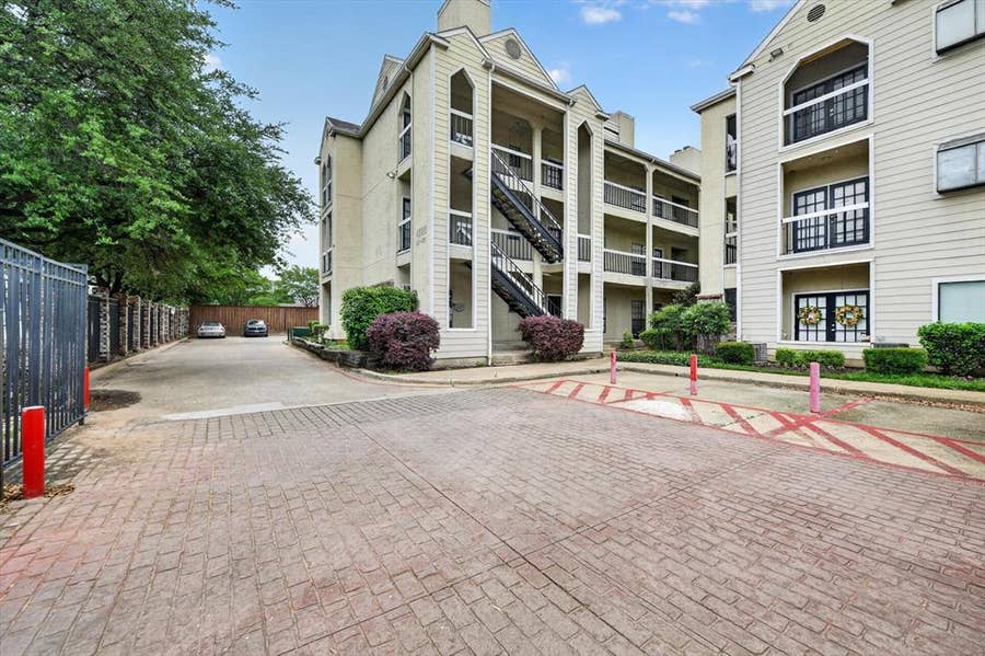 Property photo for 4800 W Lovers Lane, #501, Dallas, TX
