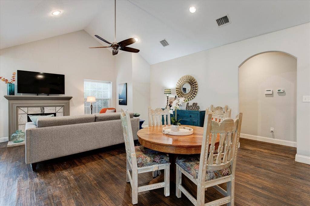 2521 Benbrook Boulevard, Fort Worth, TX 76109 2521 Benbrook Boulevard, Fort Worth, TX 76109