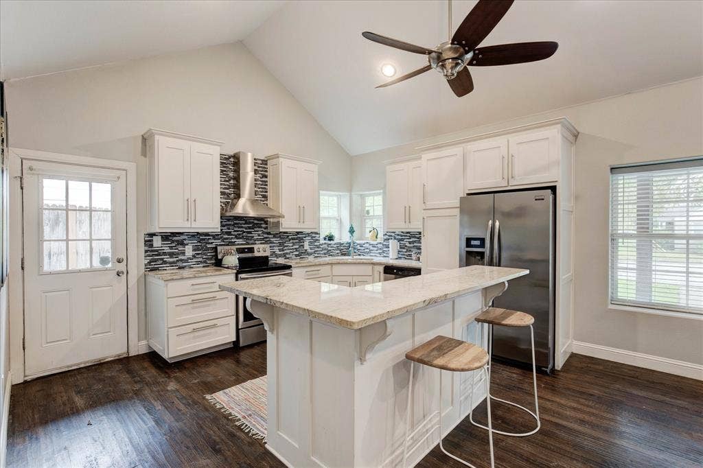 2521 Benbrook Boulevard, Fort Worth, TX 76109 2521 Benbrook Boulevard, Fort Worth, TX 76109