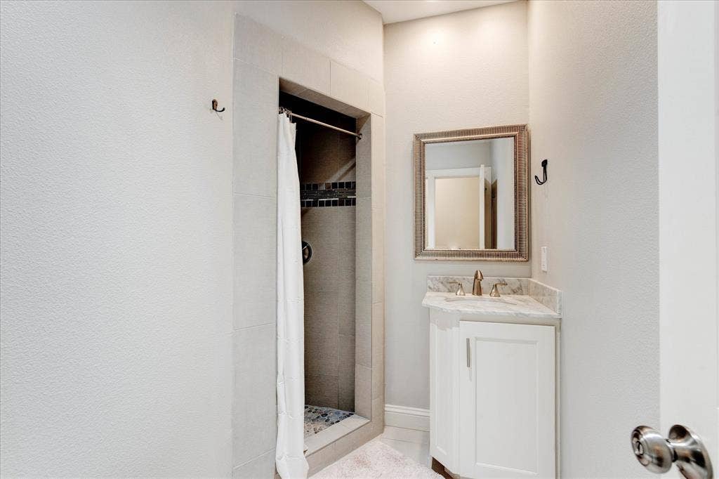 2521 Benbrook Boulevard, Fort Worth, TX 76109 2521 Benbrook Boulevard, Fort Worth, TX 76109