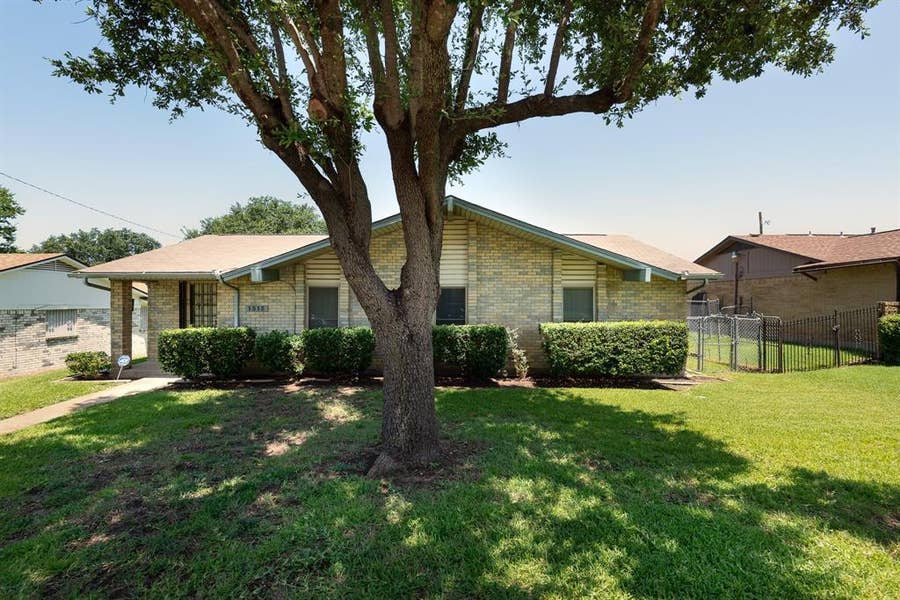 Property photo for 1315 Aldenwood Drive, Dallas, TX
