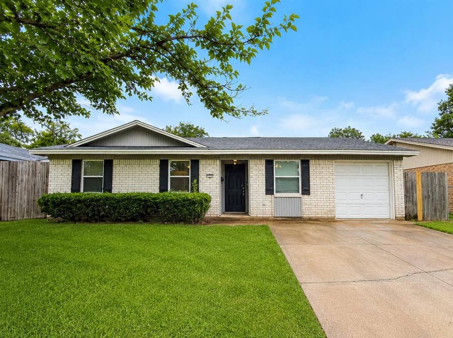 Property photo for 1231 Rutherford Drive, Mesquite, TX