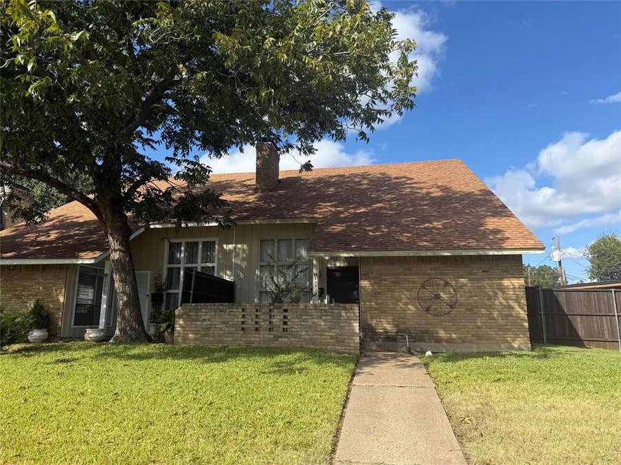 Property photo for 13329 Southview Lane, Dallas, TX
