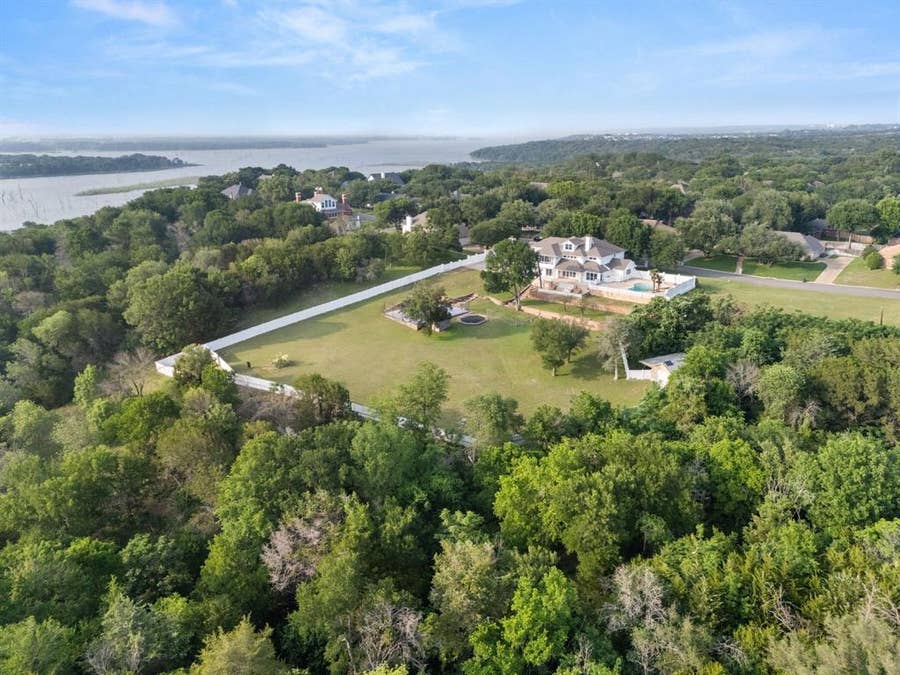 Property photo for 14010 Horseshoe Circle, Woodway, TX
