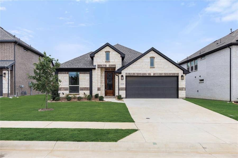 Property photo for 13133 Limestone Street, Providence Village, TX