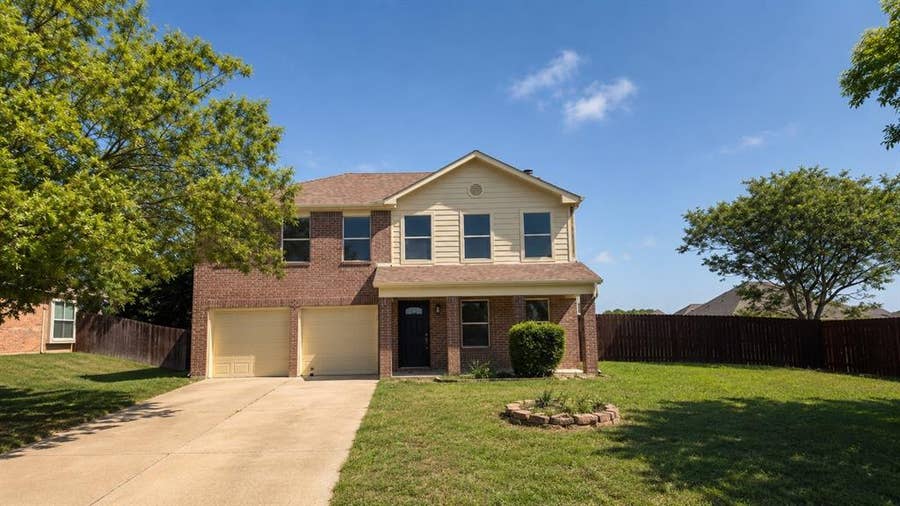 Property photo for 501 Coral Reef Lane, Glenn Heights, TX