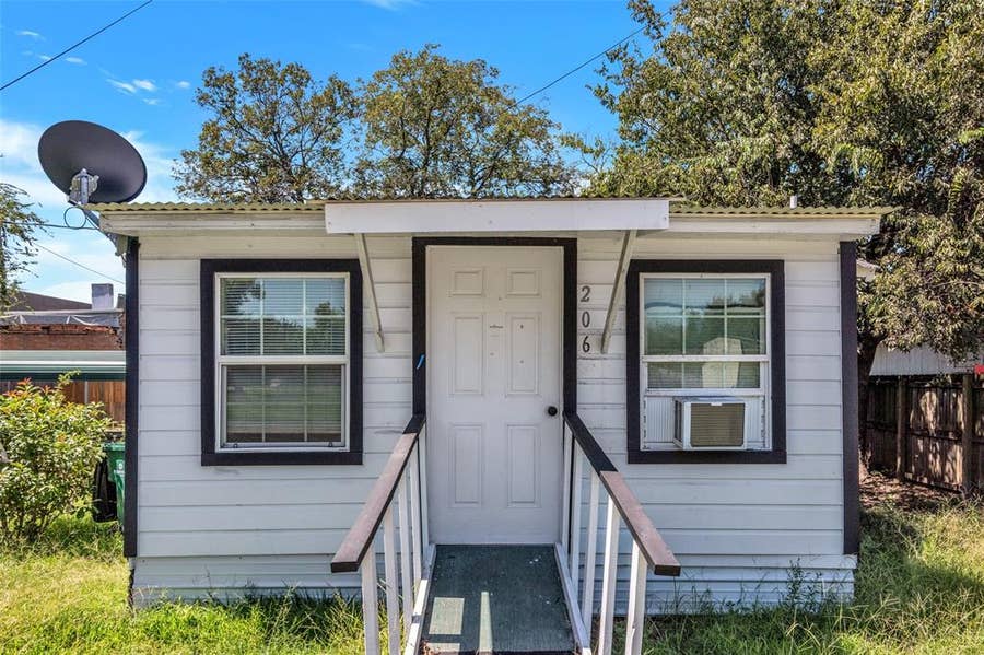 Property photo for 107 E 11th, Kemp, TX