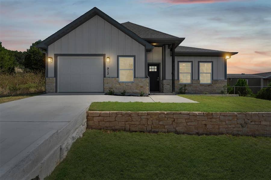 Property photo for 913 Pease River Drive, Granbury, TX