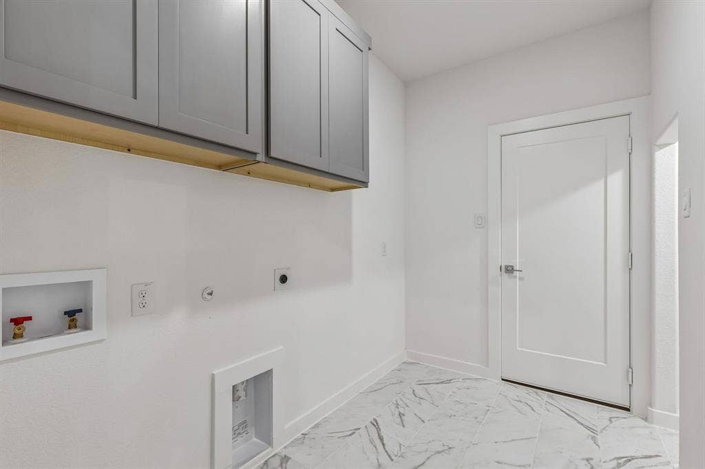 1429 Companero Street, Haslet, TX 76052 Utility Room in the Claret home plan by Trophy Signature Homes – REPRESENTATIVE PHOTO