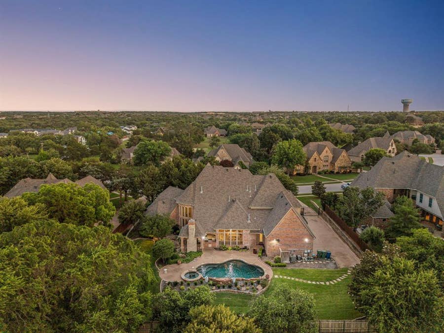 Property photo for 324 Oak Pointe Lane, Southlake, TX